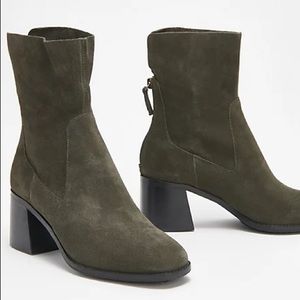 KELSI DAGGER BROOKLYN Island Suede Boots